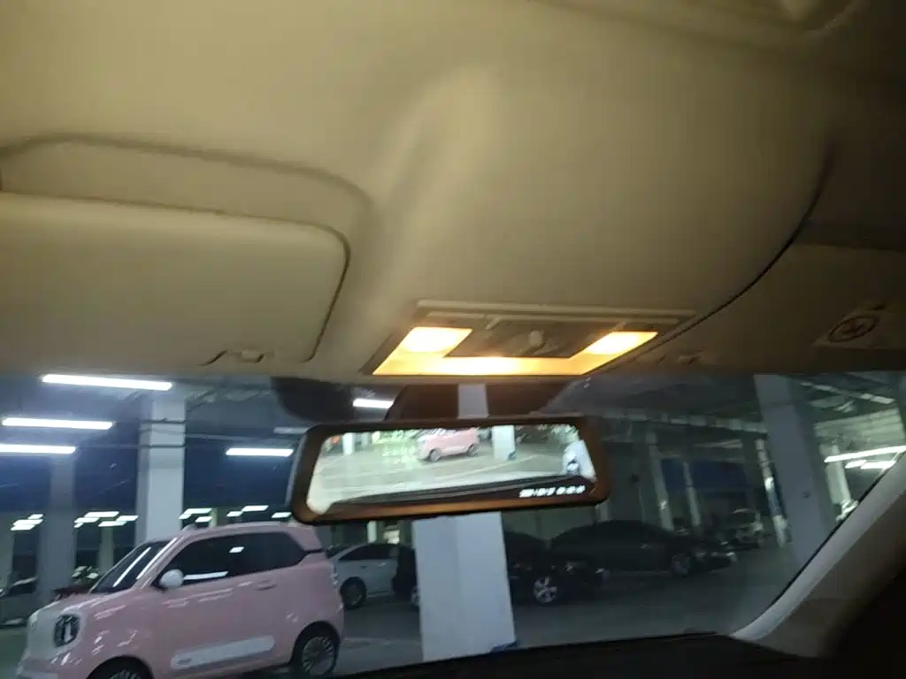 Volkswagen Santana — миниатюра 18