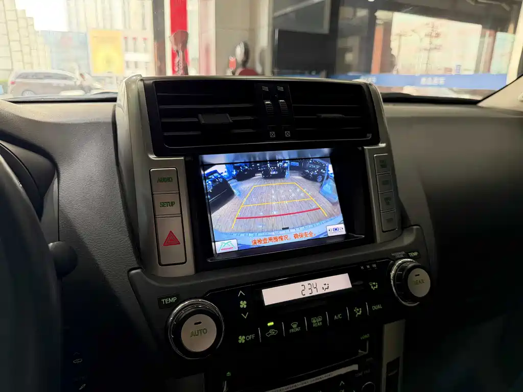 Toyota Land Cruiser Prado 2010 4.0L AT VX NAVI