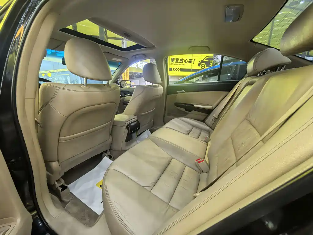 Honda Accord — миниатюра 12
