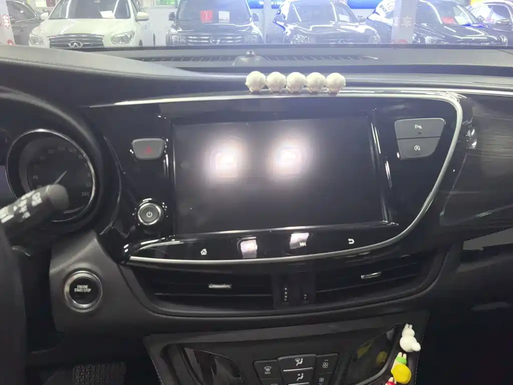 Buick Envision Plus — миниатюра 6