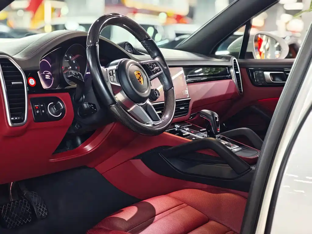 Porsche Cayenne — миниатюра 5