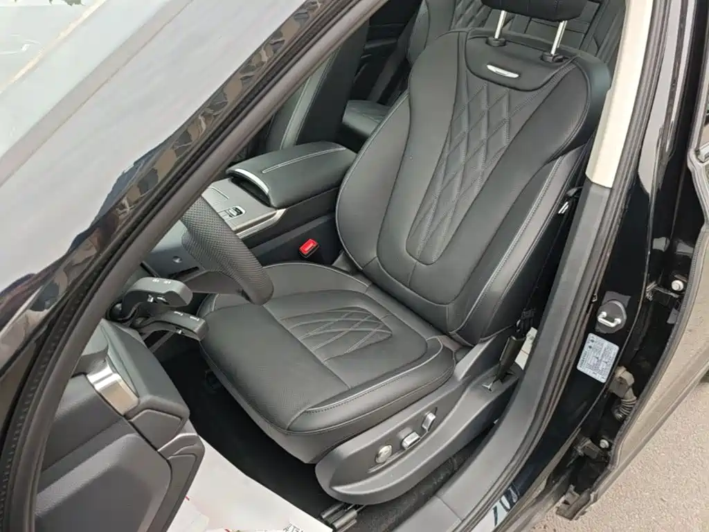 Hongqi Hongqi HS7 PHEV — миниатюра 15