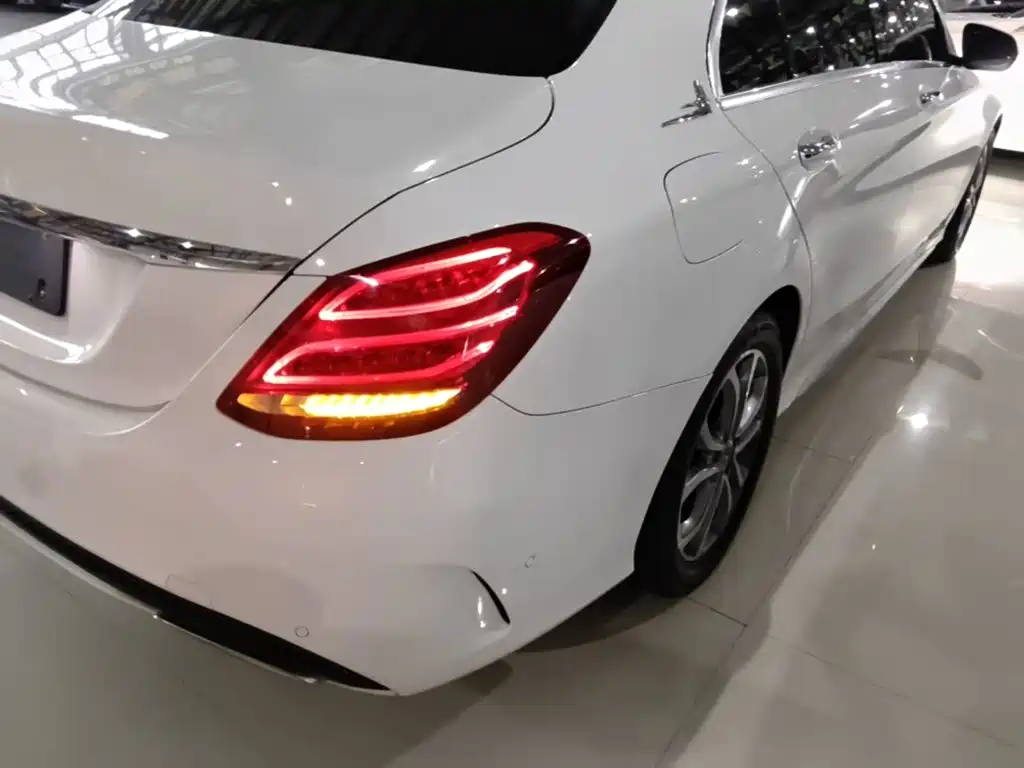 Mercedes-Benz C-Class — миниатюра 8