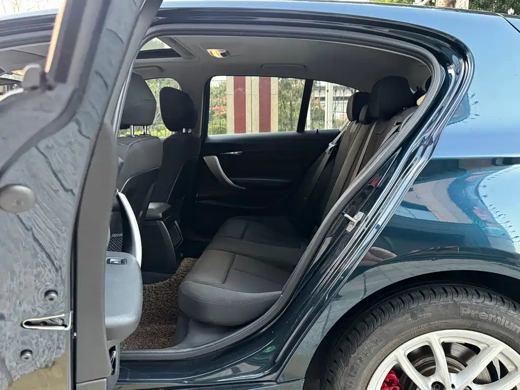 BMW 1 Series (Import) — миниатюра 10