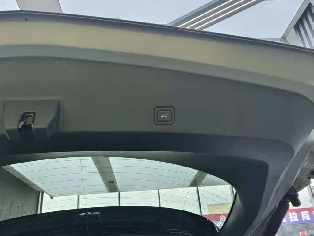 Cadillac XT5 — миниатюра 20
