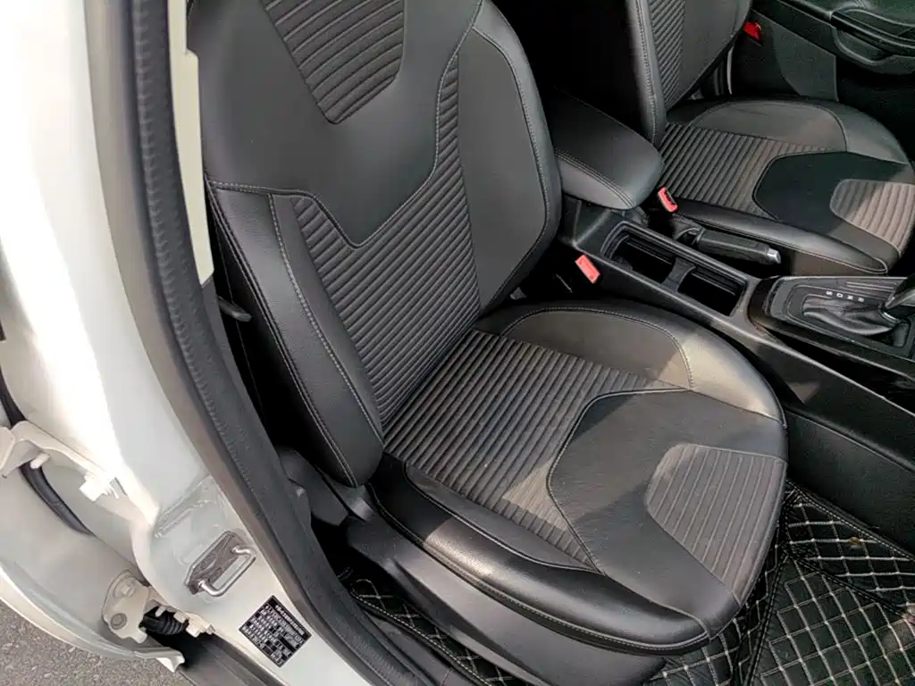 Ford Focus — миниатюра 25