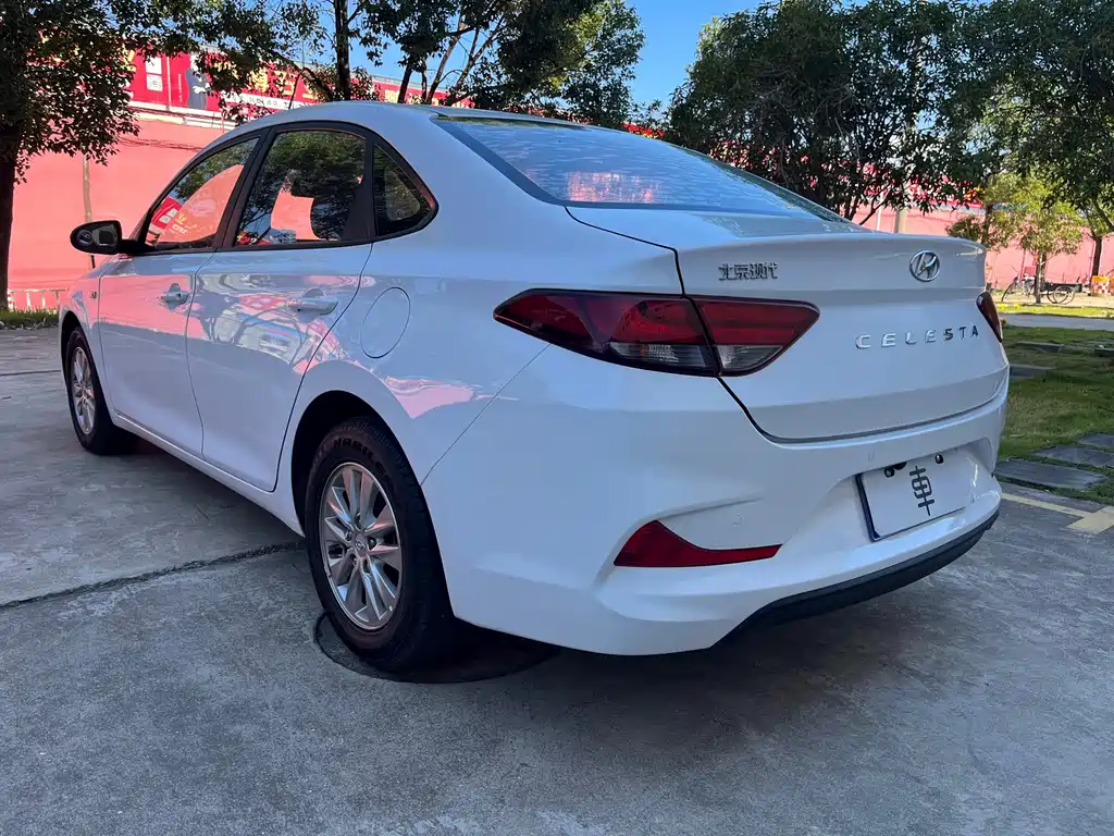 Hyundai Elantra — миниатюра 7