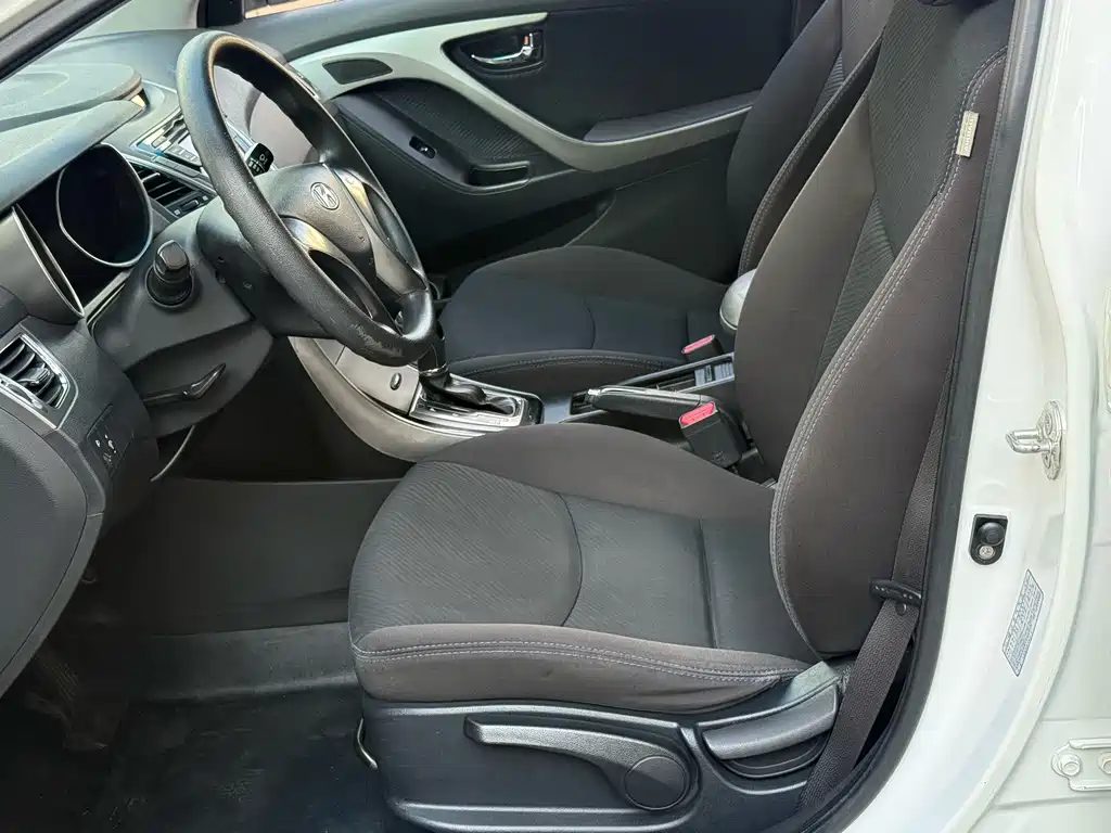 Hyundai Elantra Langdong — миниатюра 7