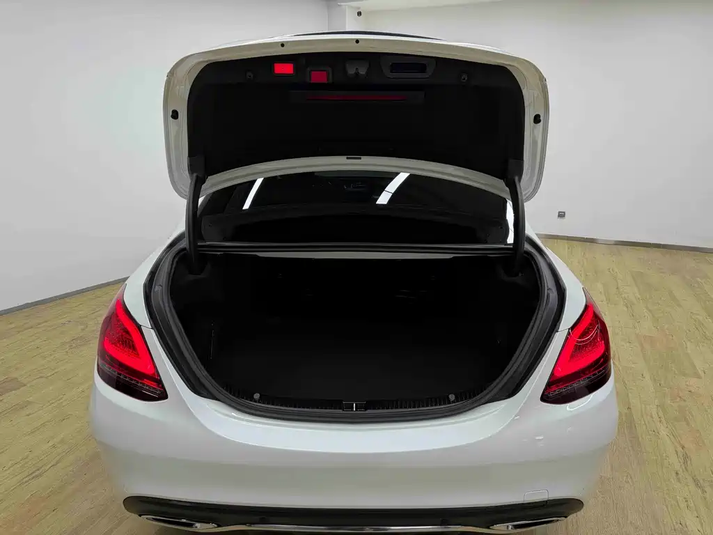 Mercedes-Benz C-Class — миниатюра 32