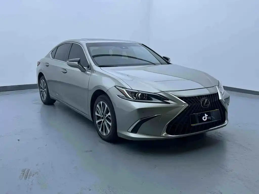 Lexus ES — миниатюра 3