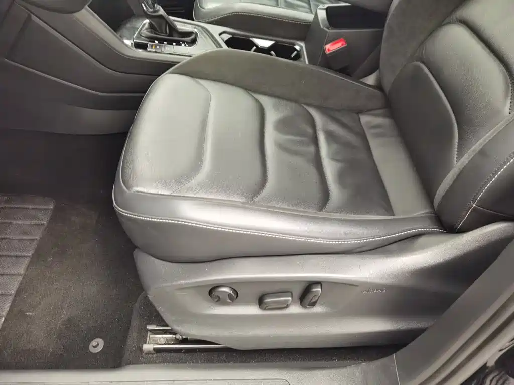 Volkswagen Tiguan L — миниатюра 20