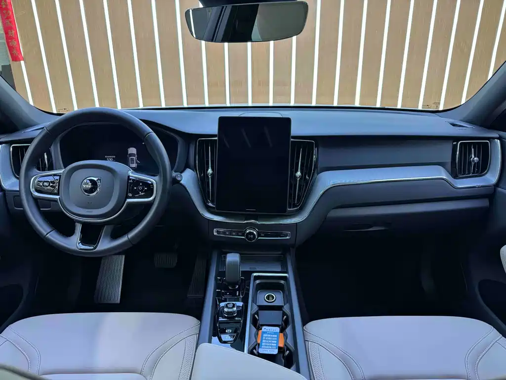 Volvo XC60 — миниатюра 6