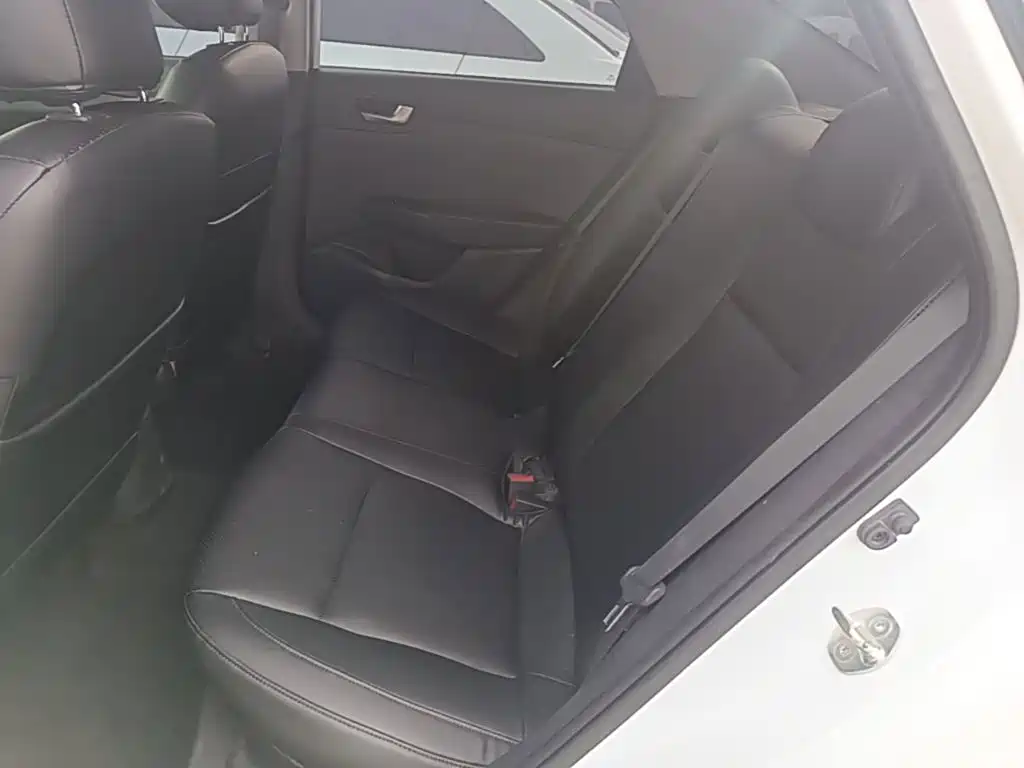 Hyundai Verna — миниатюра 17