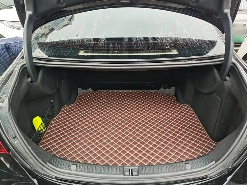 Mercedes-Benz E-Class — миниатюра 19