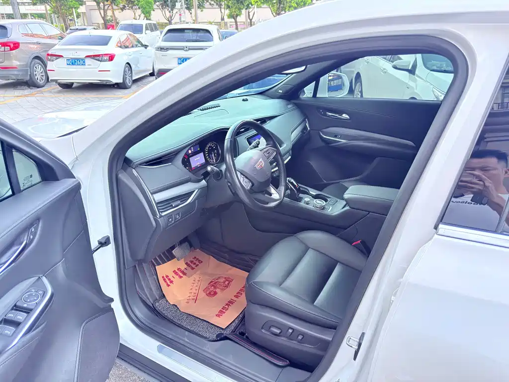 Cadillac XT4 — миниатюра 4