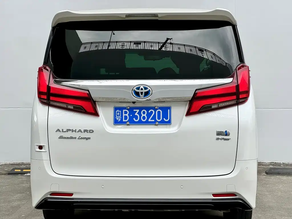 Toyota Alphard — миниатюра 16