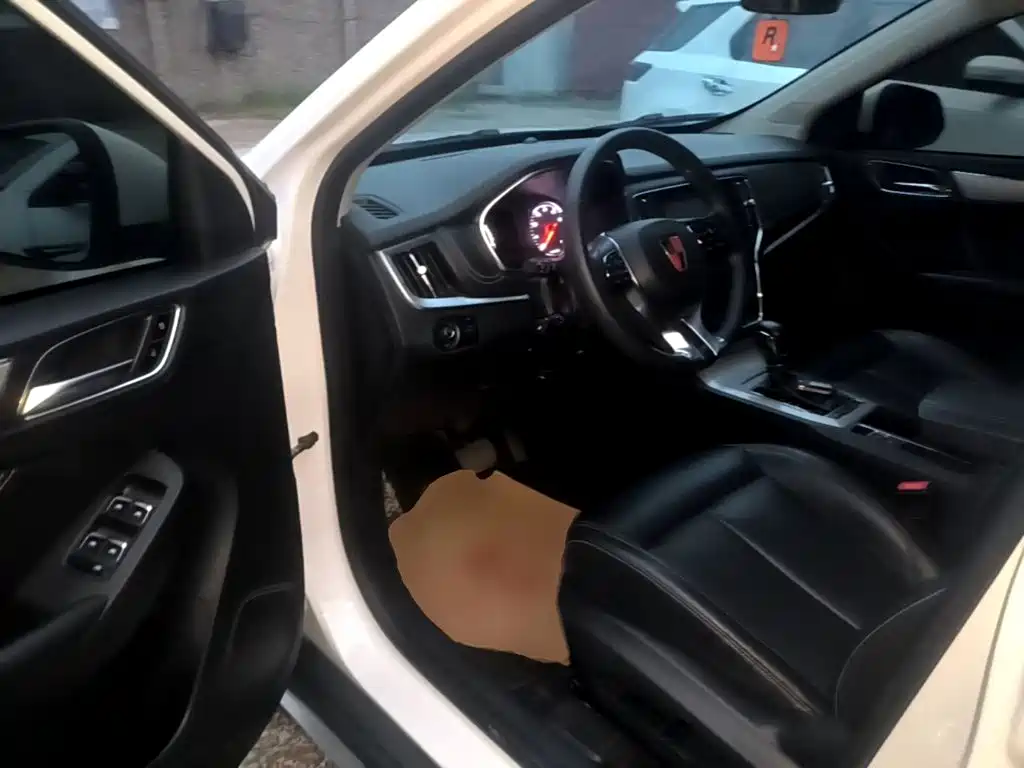 Roewe RX5 — миниатюра 16
