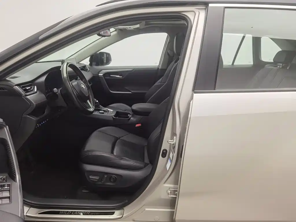 Toyota Wildlander New Energy — миниатюра 10