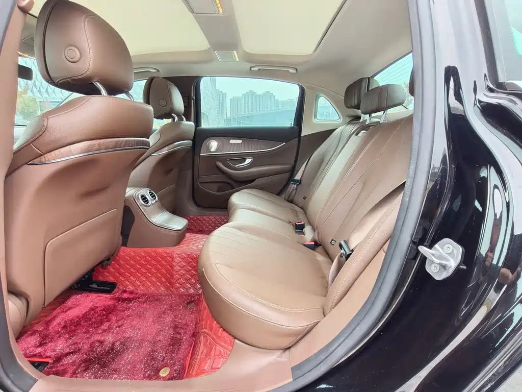 Mercedes-Benz E-Class — миниатюра 14