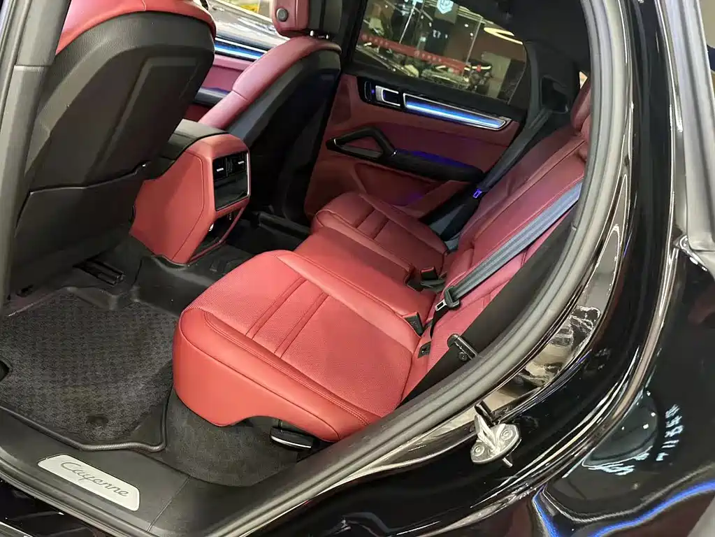 Porsche Cayenne — миниатюра 6