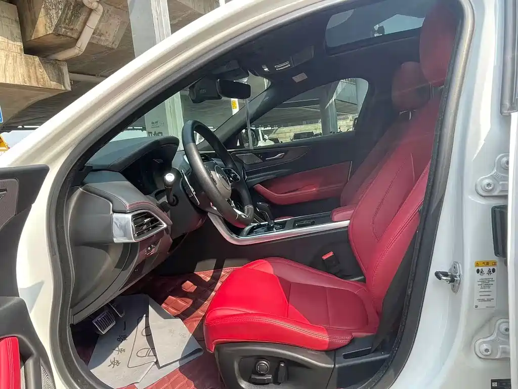 Jaguar XEL — миниатюра 5