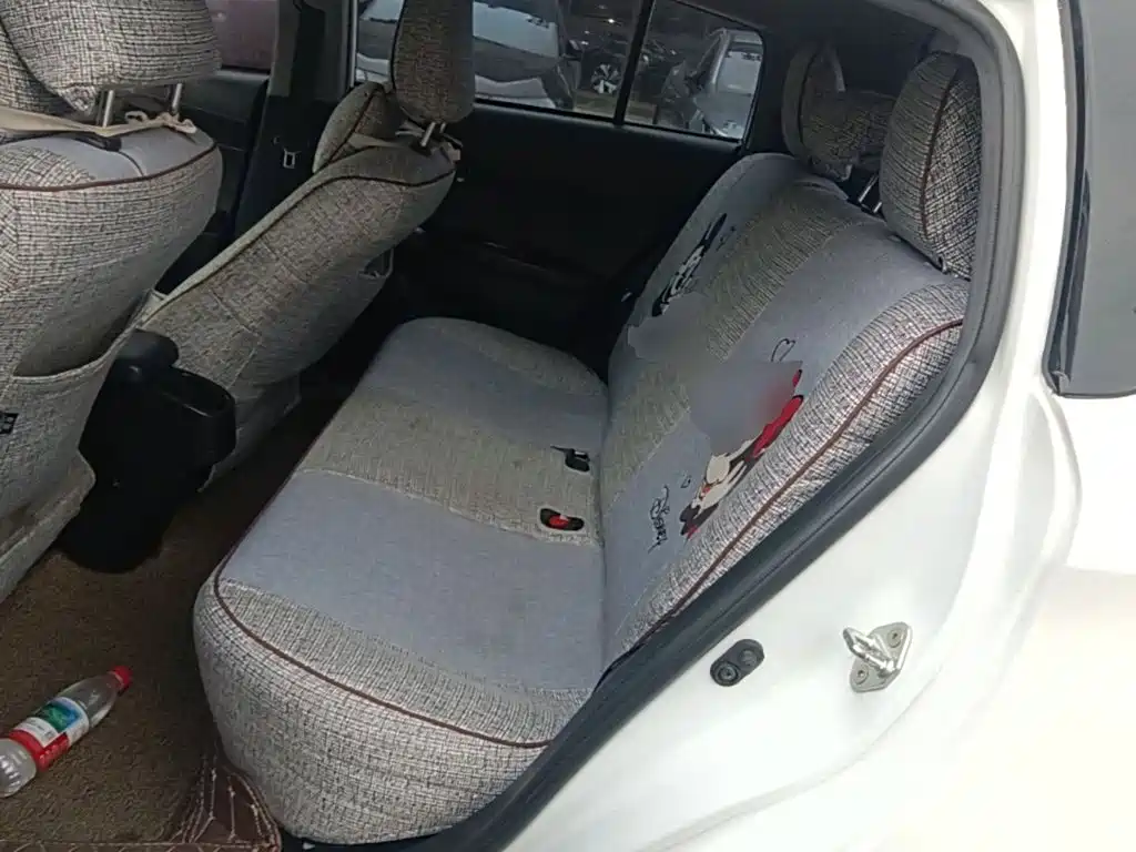 Toyota Yaris L — миниатюра 17