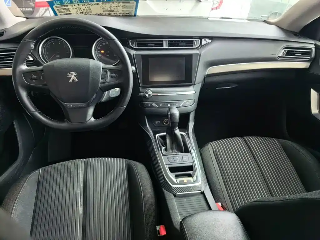 Peugeot 408 — миниатюра 10