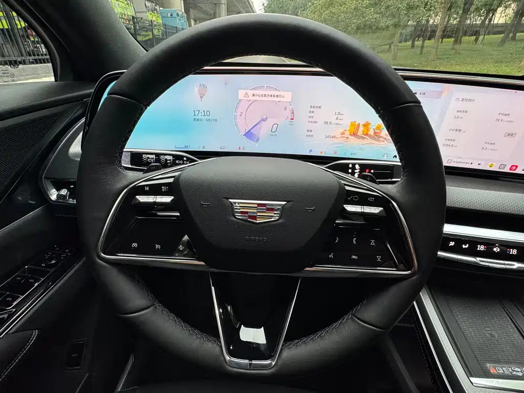 Cadillac XT5 — миниатюра 16