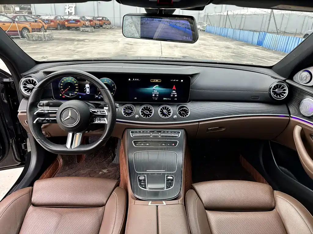 Mercedes-Benz E-Class — миниатюра 5