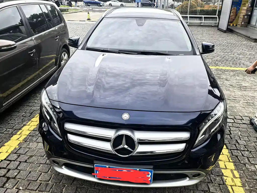 Mercedes-Benz GLA 2017 GLA 200 Fashion