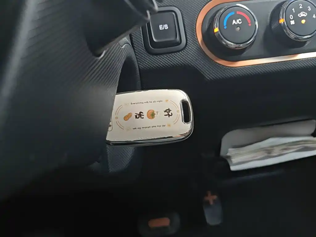 Wuling MINIEV — миниатюра 9