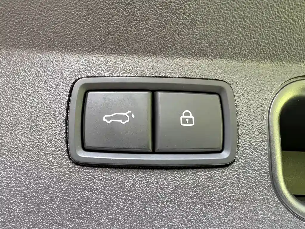 Li Auto Li ONE — миниатюра 13