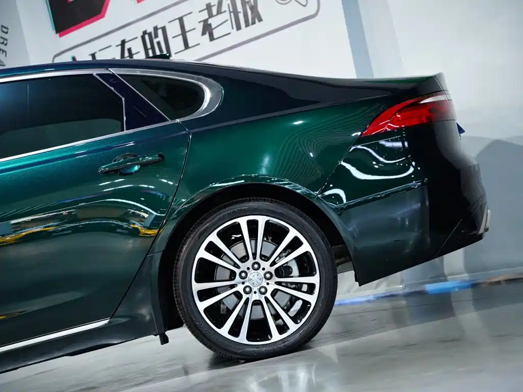 Jaguar XFL — миниатюра 7
