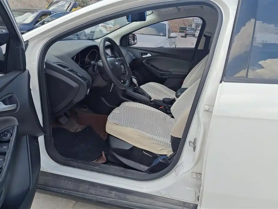 Ford Focus 2012 1.6L AT Comfort