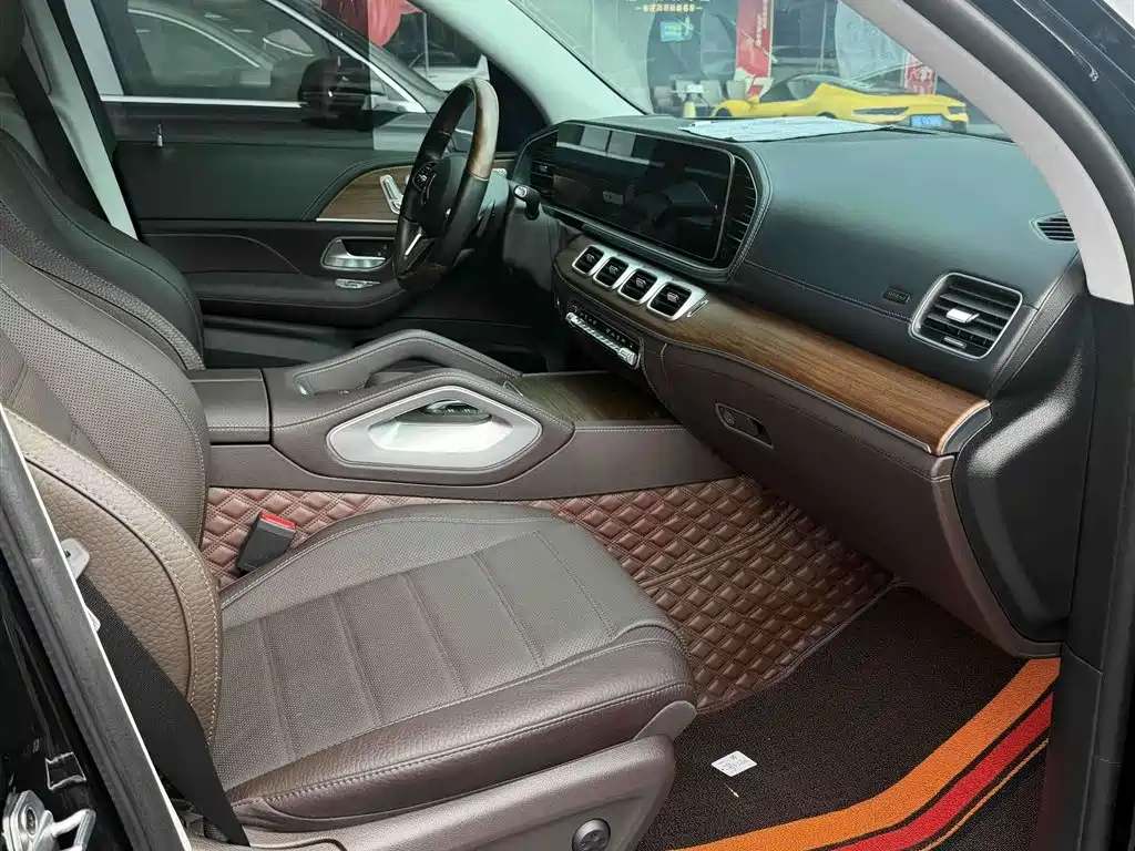 Mercedes-Benz GLS — миниатюра 10