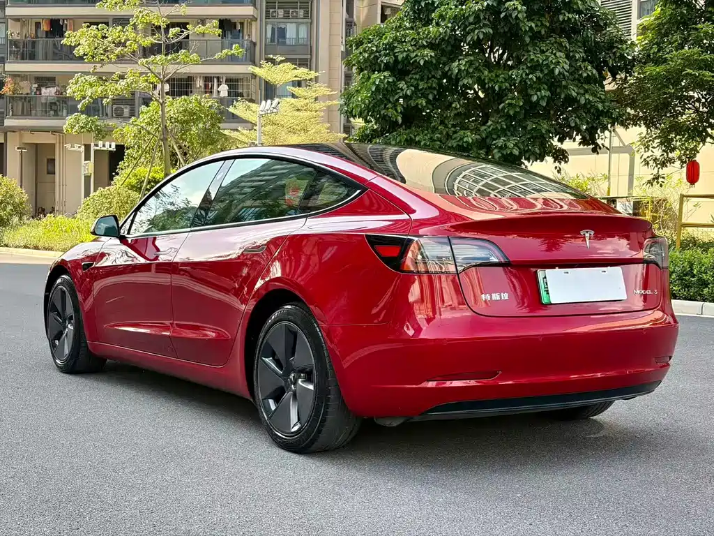 Tesla Model 3 — миниатюра 6
