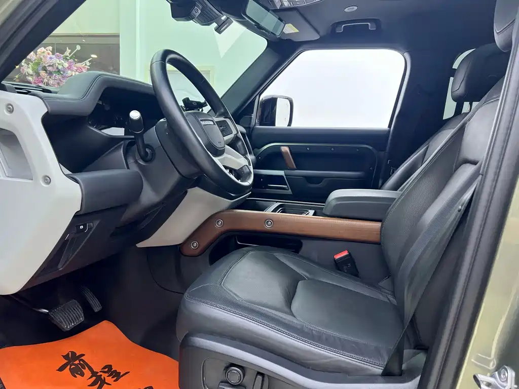Land Rover Defender — миниатюра 10