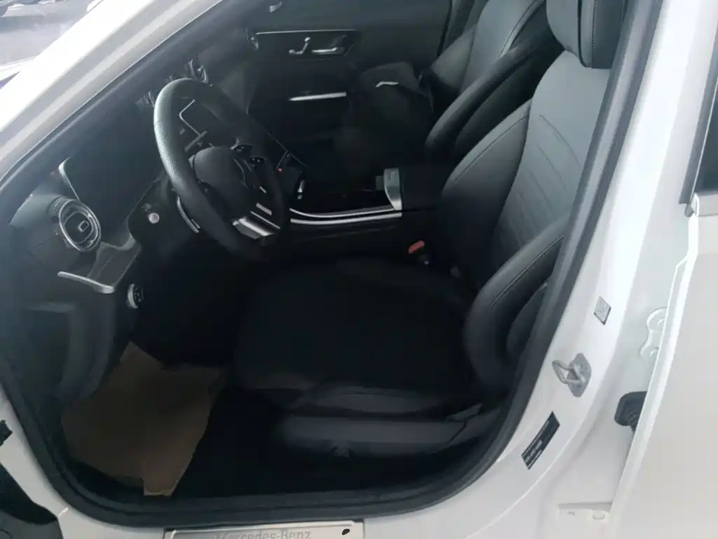 Mercedes-Benz C-Class — миниатюра 15