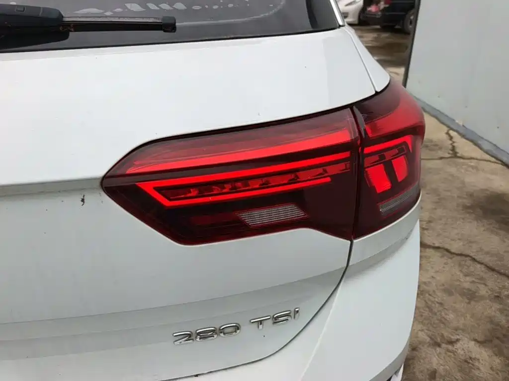 Volkswagen T-Roc — миниатюра 8