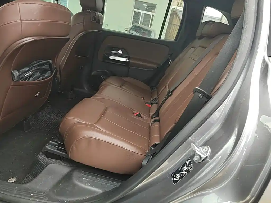 Mercedes-Benz GLB — миниатюра 17