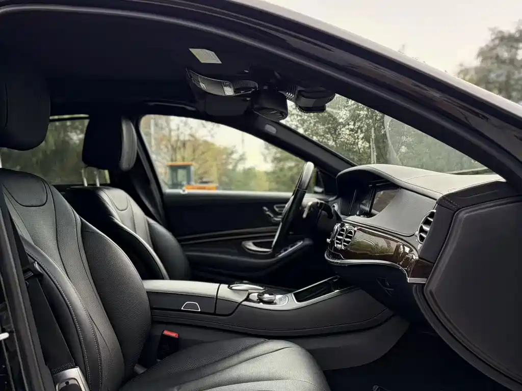 Mercedes-Benz S-Class — миниатюра 13