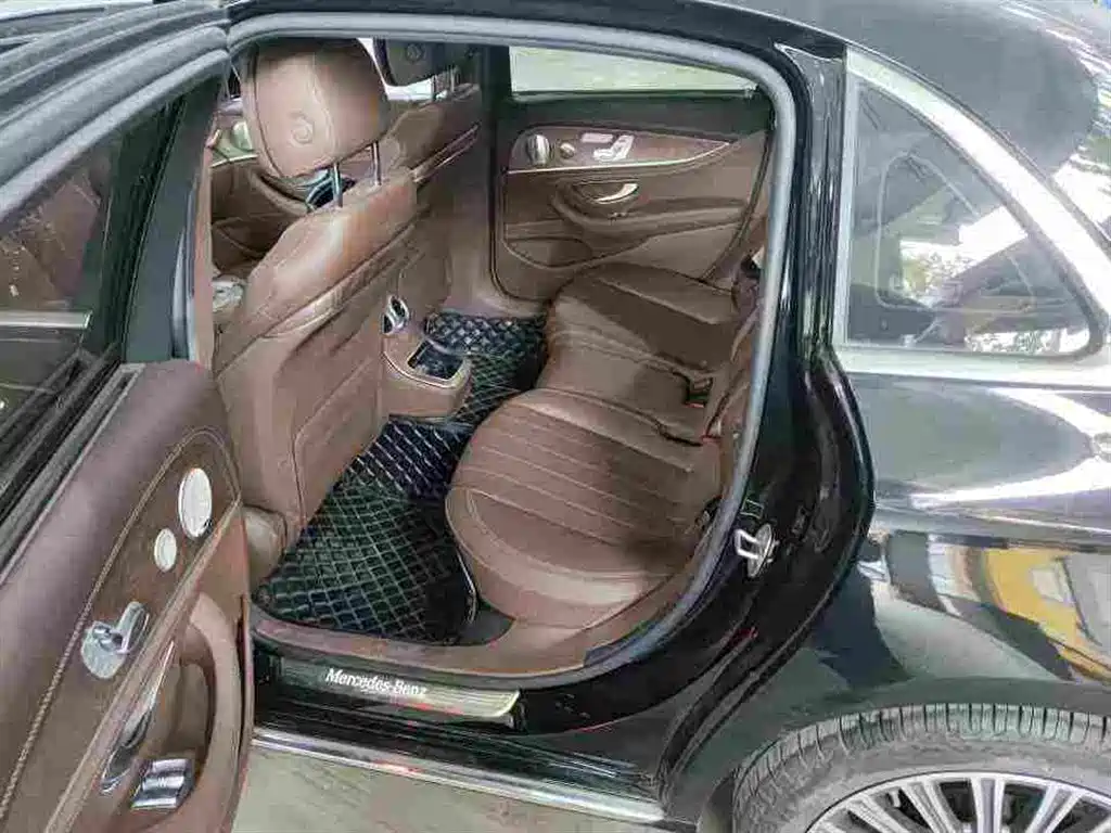 Mercedes-Benz E-Class — миниатюра 5