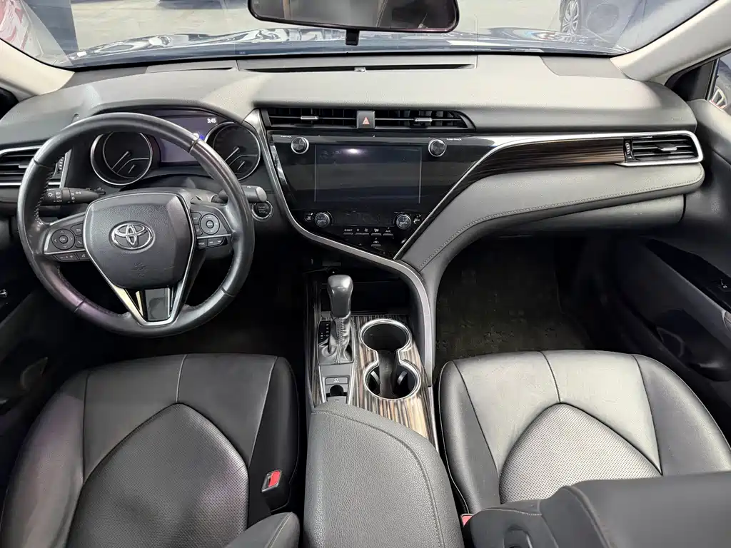 Toyota Camry — миниатюра 6