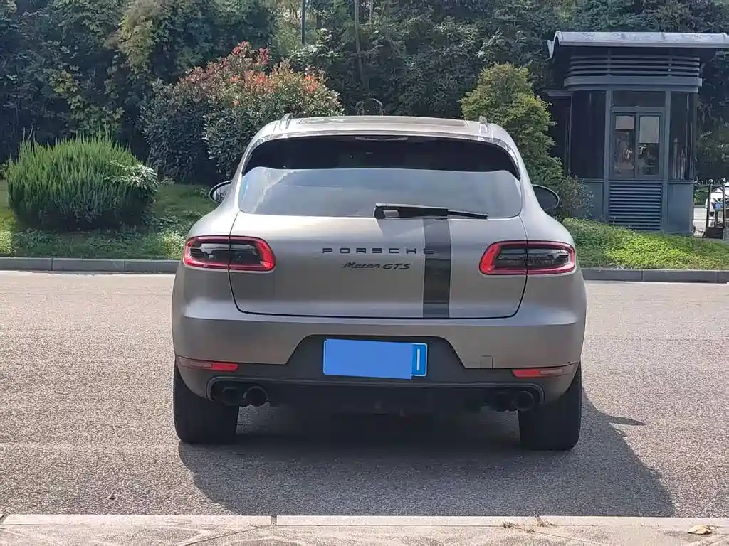 Porsche Macan — миниатюра 5