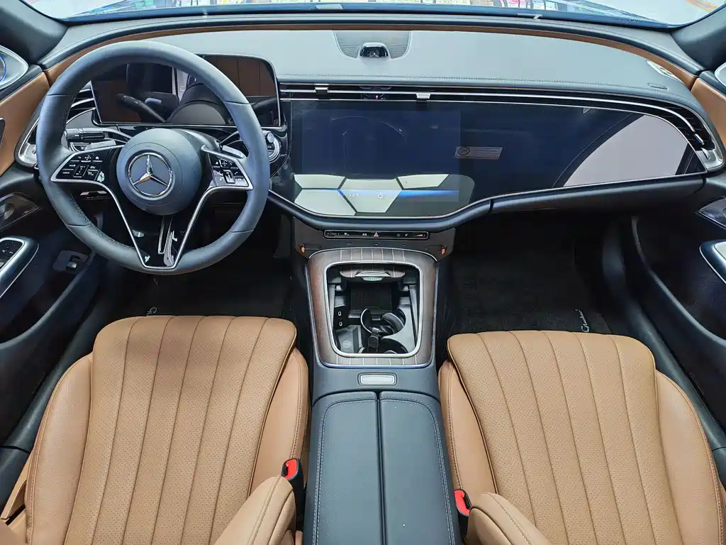 Mercedes-Benz E-Class — миниатюра 5