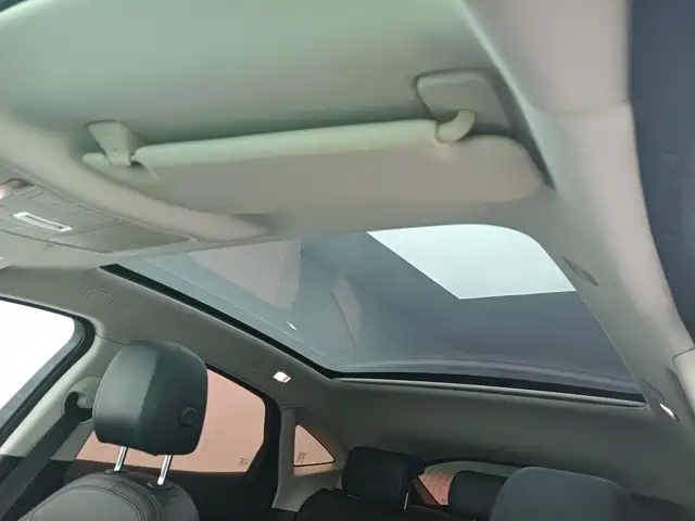 Jaguar E-PACE — миниатюра 8