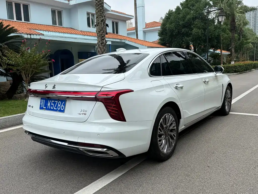 Hongqi Hongqi H5 — миниатюра 13