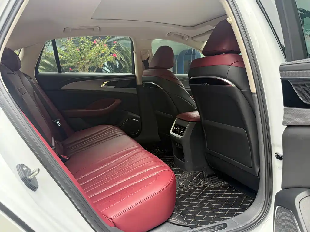Hongqi Hongqi H5 — миниатюра 4
