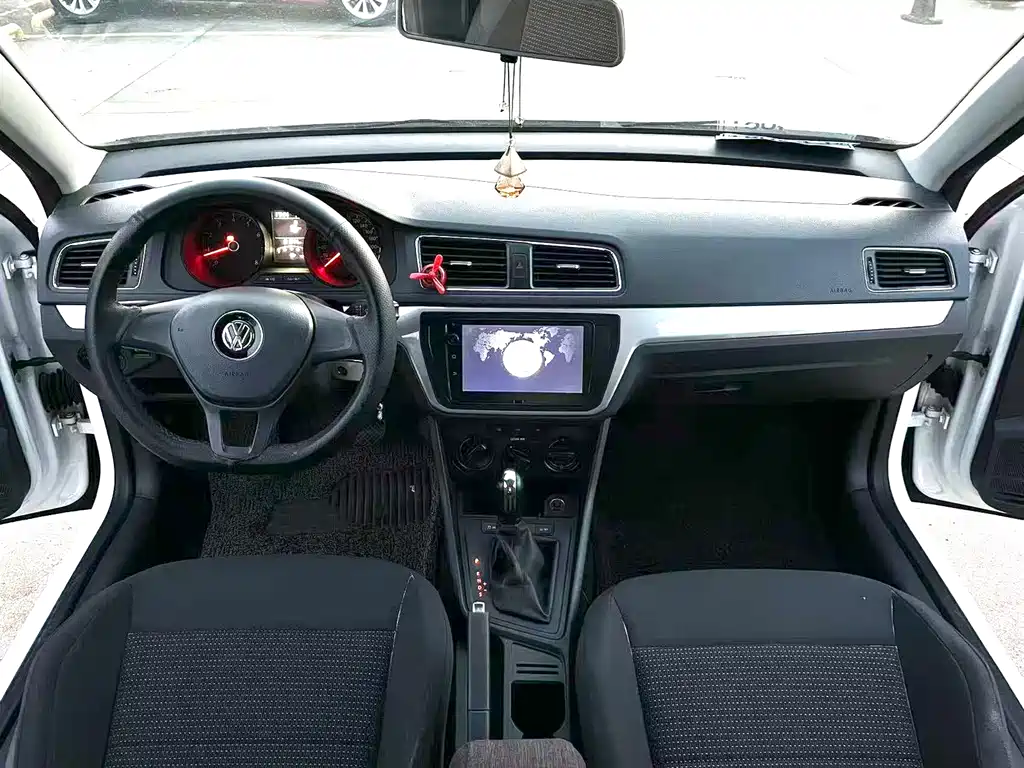 Volkswagen Lavida — миниатюра 6