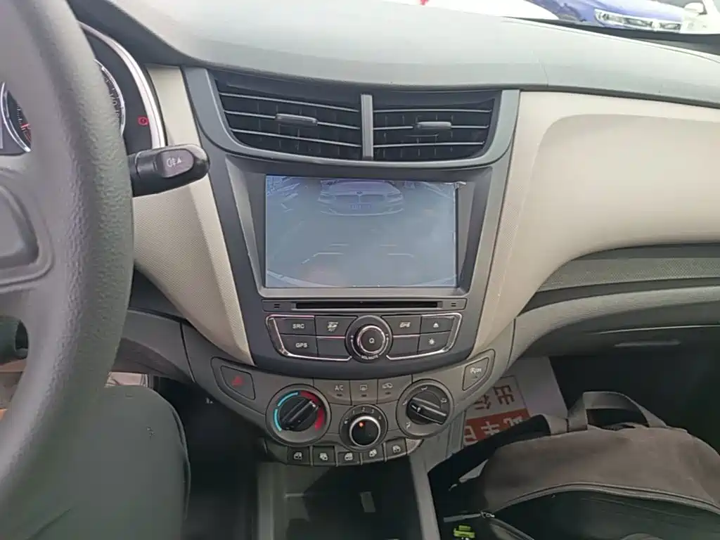 Chevrolet Sail — миниатюра 13